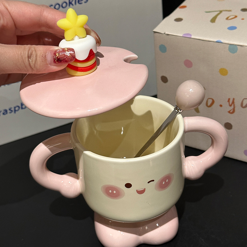 Cute Cake-Shaped Ceramic Mug with Lid and Spoon - Stylish Gift for Best Friends, Perfect for Tea and Coffee Lovers Cute Cake-Shaped Ceramic Mug with Lid and Spoon - Stylish Gift for Best Friends, Perfect for Tea and Coffee Lovers