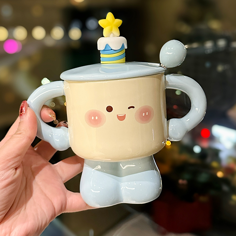 Cute Cake-Shaped Ceramic Mug with Lid and Spoon - Stylish Gift for Best Friends, Perfect for Tea and Coffee Lovers Cute Cake-Shaped Ceramic Mug with Lid and Spoon - Stylish Gift for Best Friends, Perfect for Tea and Coffee Lovers