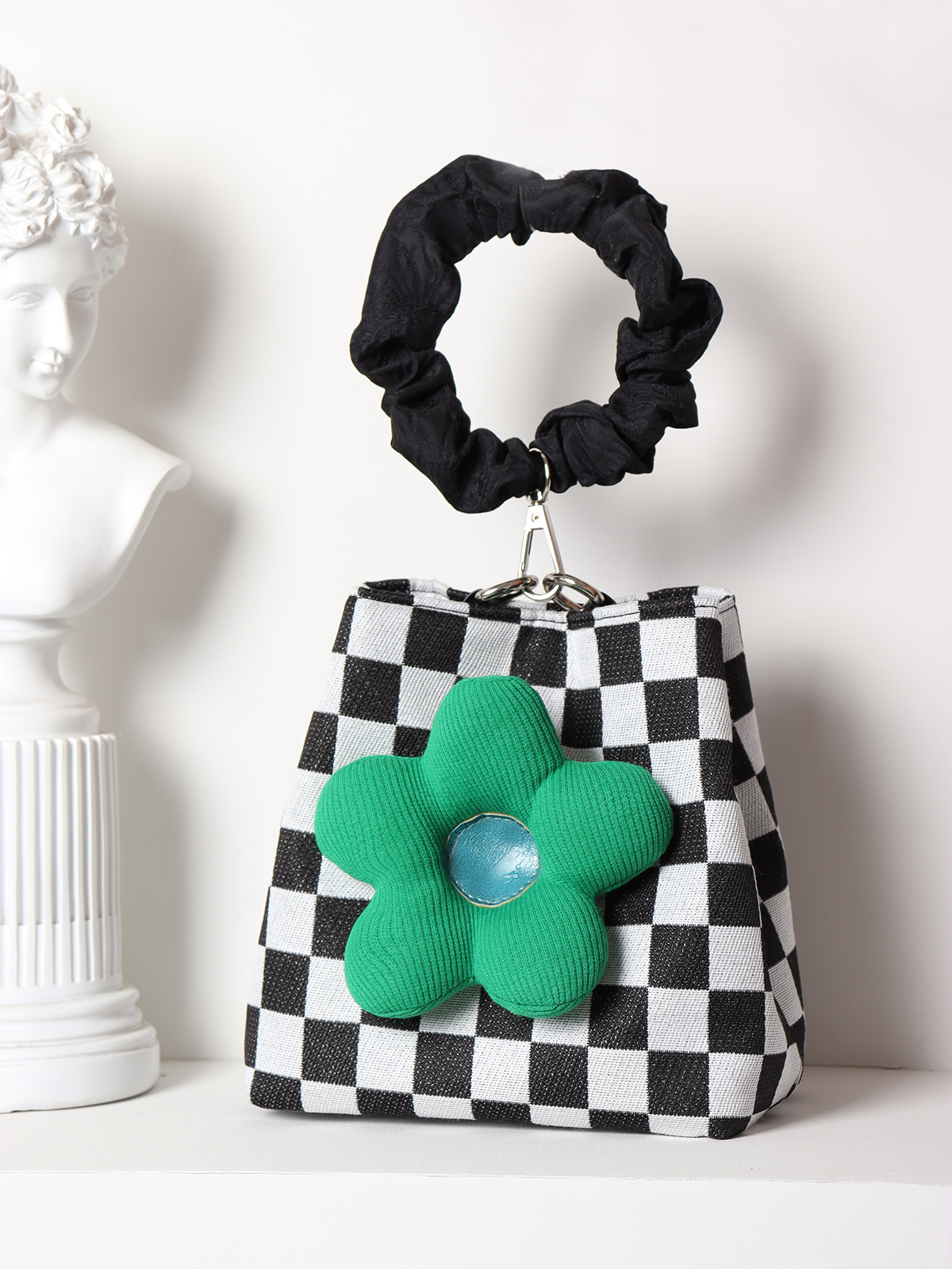 Cute Checkered Bucket Bag - Soft Floral Tote Crossbody for Spring/Summer - Large Capacity Niche Fashion Accessory Cute Checkered Bucket Bag - Soft Floral Tote Crossbody for Spring/Summer - Large Capacity Niche Fashion Accessory