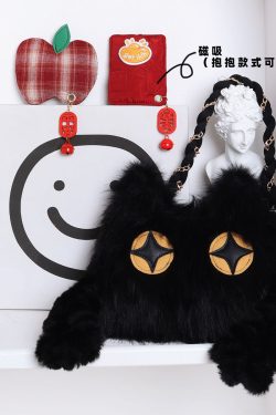 Cute Crossbody Bag with Hugging Cat Design, Adorable New Year Gift, Trendy Korean Style Accessory for Cat Lovers