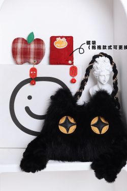 Cute Crossbody Bag with Hugging Cat Design, Adorable New Year Gift, Trendy Korean Style Accessory for Cat Lovers