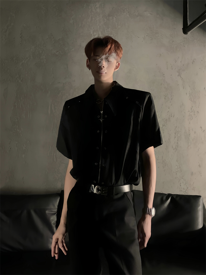 Deconstructed Metal Design Shoulder Pad Shirt for Men and Women - High-End Stylish Loose Zip Short Sleeve for Summer Fashion Deconstructed Metal Design Shoulder Pad Shirt for Men and Women - High-End Stylish Loose Zip Short Sleeve for Summer Fashion