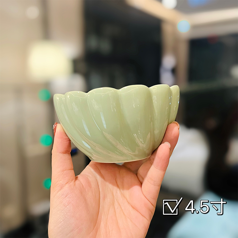 Delicate Daisy Flower Relief Ceramic Rice Bowl - 5-Inch Underglaze Soup Bowl for Home Decor, Aesthetic Kitchenware Delicate Daisy Flower Relief Ceramic Rice Bowl - 5-Inch Underglaze Soup Bowl for Home Decor, Aesthetic Kitchenware