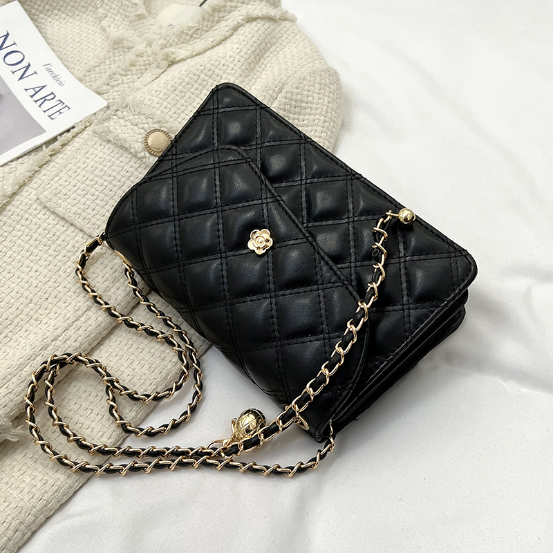 Diamond-Patterned Shoulder Bag for Women - Sweet Fashionable Underarm Crossbody Chain Bag, Elegant Style for Any Occasion Diamond-Patterned Shoulder Bag for Women - Sweet Fashionable Underarm Crossbody Chain Bag, Elegant Style for Any Occasion