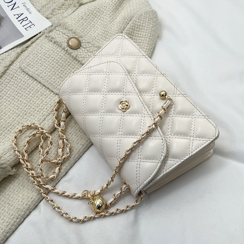 Diamond-Patterned Shoulder Bag for Women - Sweet Fashionable Underarm Crossbody Chain Bag, Elegant Style for Any Occasion Diamond-Patterned Shoulder Bag for Women - Sweet Fashionable Underarm Crossbody Chain Bag, Elegant Style for Any Occasion