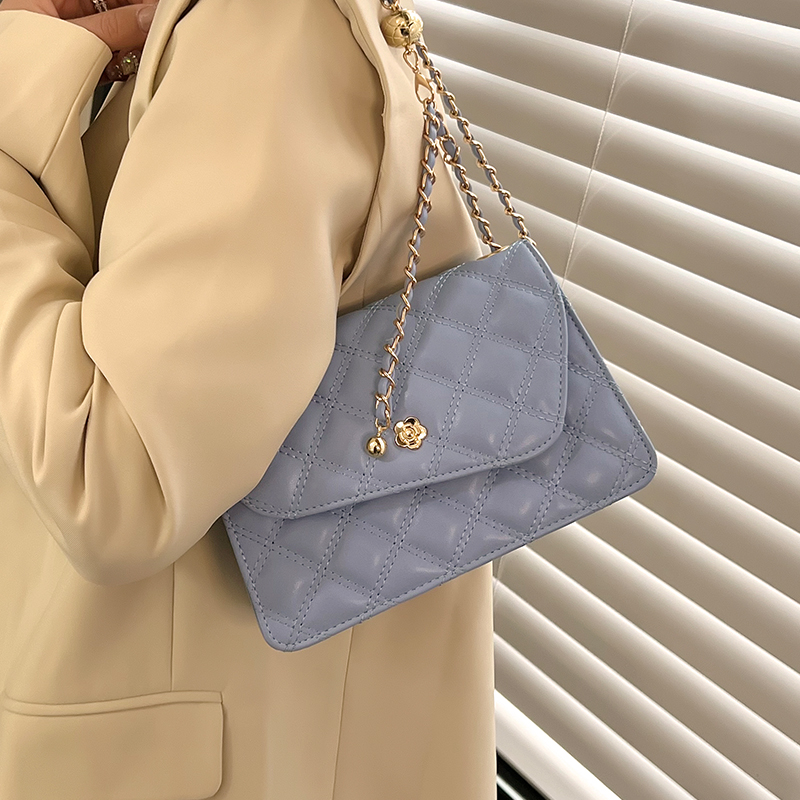 Diamond-Patterned Shoulder Bag for Women - Sweet Fashionable Underarm Crossbody Chain Bag, Elegant Style for Any Occasion Diamond-Patterned Shoulder Bag for Women - Sweet Fashionable Underarm Crossbody Chain Bag, Elegant Style for Any Occasion