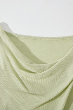 Dopamine Green Loose Short-Sleeve T-Shirt, Summer Knit Top for May Day Outings, Casual Style, Perfect for Photoshoots and Everyday Wear