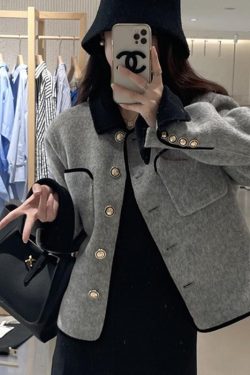 Double-Sided Cashmere Short Coat for Women with Gold Buttons - French Style Petite Woolen Jacket for Autumn and Winter 2024