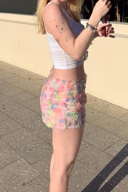 Dreamy Clouds Floral Bodycon Skirt - Ultra-Short, Low-Waist, Brushed Edge, Y2K Style Women's Half Skirt