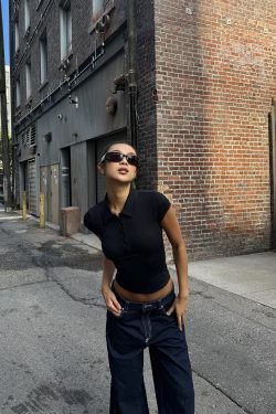 Elastic Chest Support and Waist Shaping Polo in Soft Wrapping Fabric for Instant Firmness - Perfect for Casual and Active Wear