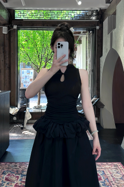 Elegant Black Chinese Style Buttoned Puff Long Skirt - Slimming Hollow-Out Design, Perfect for Formal Ceremonies and Events