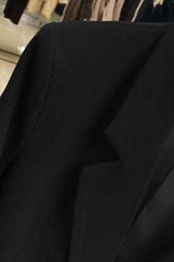 Elegant Black Suit Jacket for Women - Slim-Fit, Versatile Design for Autumn 2025, Perfect for Petite Sizes