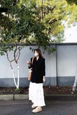 Elegant Black Suit Jacket for Women, Loose Fit Blazer for Petite Figures, High-End Spring Autumn Style, College Chic Fashion