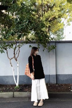 Elegant Black Suit Jacket for Women, Loose Fit Blazer for Petite Figures, High-End Spring Autumn Style, College Chic Fashion