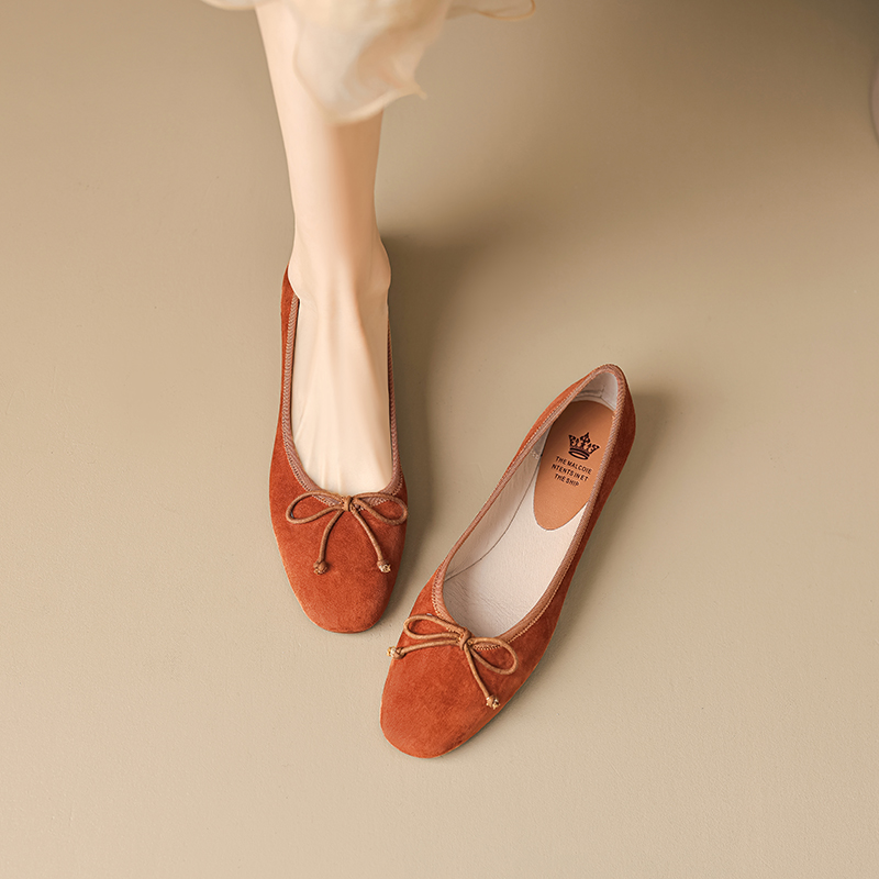 Elegant Caramel-Colored Lambskin Bow Flat Shoes for Women - Timeless Design, Shallow Mouth, Perfect for Everyday Wear Elegant Caramel-Colored Lambskin Bow Flat Shoes for Women - Timeless Design, Shallow Mouth, Perfect for Everyday Wear