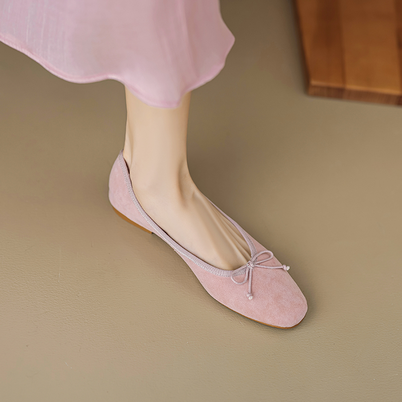 Elegant Caramel-Colored Lambskin Bow Flat Shoes for Women - Timeless Design, Shallow Mouth, Perfect for Everyday Wear Elegant Caramel-Colored Lambskin Bow Flat Shoes for Women - Timeless Design, Shallow Mouth, Perfect for Everyday Wear