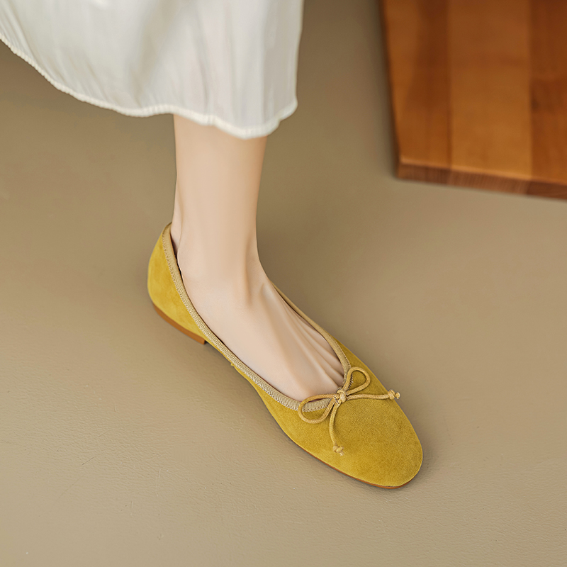 Elegant Caramel-Colored Lambskin Bow Flat Shoes for Women - Timeless Design, Shallow Mouth, Perfect for Everyday Wear Elegant Caramel-Colored Lambskin Bow Flat Shoes for Women - Timeless Design, Shallow Mouth, Perfect for Everyday Wear