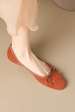 Elegant Caramel-Colored Lambskin Bow Flat Shoes for Women - Timeless Design, Shallow Mouth, Perfect for Everyday Wear