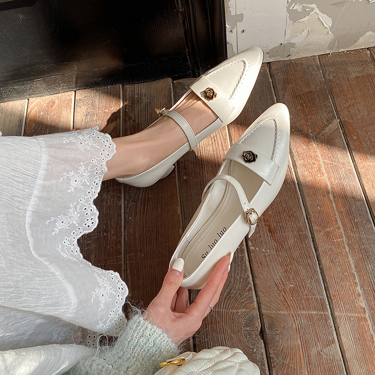 Elegant Chinese-Style Vintage Mid-Heel Shoes for Women - Handmade Genuine Leather Deer and Nara Commuting Footwear Elegant Chinese-Style Vintage Mid-Heel Shoes for Women - Handmade Genuine Leather Deer and Nara Commuting Footwear