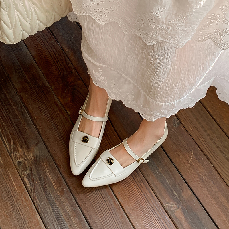 Elegant Chinese-Style Vintage Mid-Heel Shoes for Women - Handmade Genuine Leather Deer and Nara Commuting Footwear Elegant Chinese-Style Vintage Mid-Heel Shoes for Women - Handmade Genuine Leather Deer and Nara Commuting Footwear