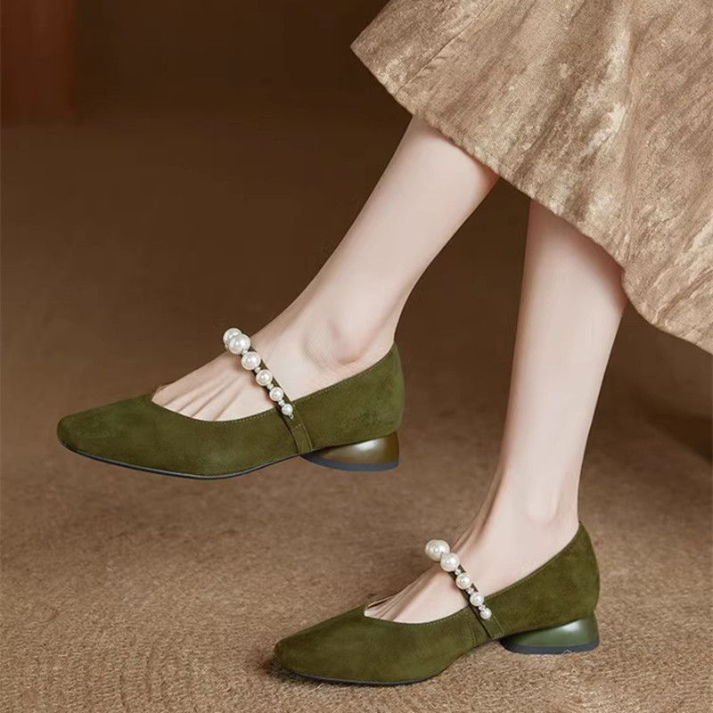 Elegant French Square-Toe Pearl Strap Mary Jane Shoes - Italian Style Shallow Mouth Flats for Chic Fashion Looks Elegant French Square-Toe Pearl Strap Mary Jane Shoes - Italian Style Shallow Mouth Flats for Chic Fashion Looks
