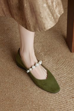 Elegant French Square-Toe Pearl Strap Mary Jane Shoes - Italian Style Shallow Mouth Flats for Chic Fashion Looks