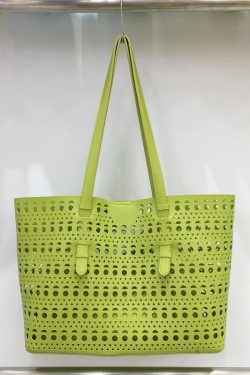 Elegant Hollow Carved Tote Bag - High-End Large Capacity Handbag with Detachable Pouch for Spring/Summer Fashion