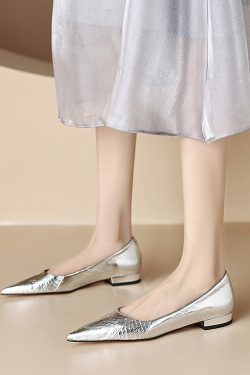 Elegant Italian Versatile Pointed-Toe Flats in Soft Leather - Chic French Fashion Shallow Mouth Shoes for Effortless Style