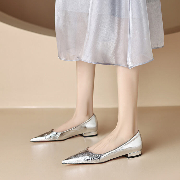 Elegant Italian Versatile Pointed-Toe Flats in Soft Leather - Chic French Fashion Shallow Mouth Shoes for Effortless Style Elegant Italian Versatile Pointed-Toe Flats in Soft Leather - Chic French Fashion Shallow Mouth Shoes for Effortless Style