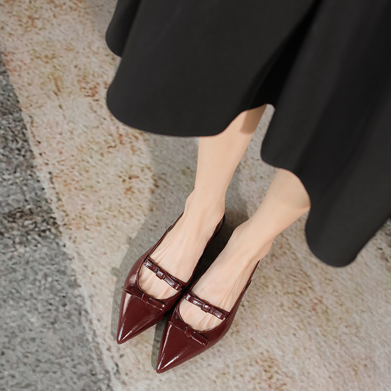 Elegant Literary Genuine Leather Pointed Toe Bow Sandals for Women - Low Chunky Heel - Midnight Opera House Style Elegant Literary Genuine Leather Pointed Toe Bow Sandals for Women - Low Chunky Heel - Midnight Opera House Style