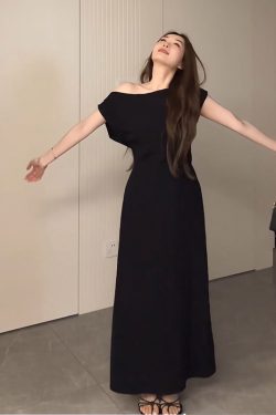 Elegant Off-Shoulder Long Black Dress for Women - Plus Size Summer Style, Flattering for Curvy Figures, Cinched Waist Design