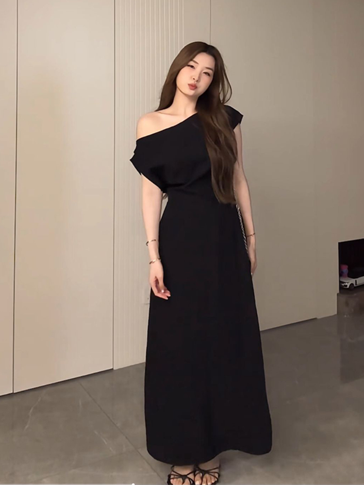 Elegant Off-Shoulder Long Black Dress for Women - Plus Size Summer Style, Flattering for Curvy Figures, Cinched Waist Design Elegant Off-Shoulder Long Black Dress for Women - Plus Size Summer Style, Flattering for Curvy Figures, Cinched Waist Design
