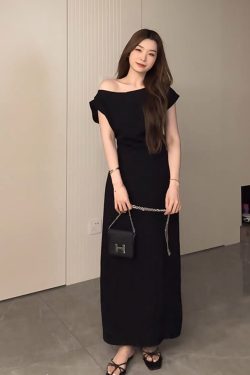 Elegant Off-Shoulder Long Black Dress for Women - Plus Size Summer Style, Flattering for Curvy Figures, Cinched Waist Design