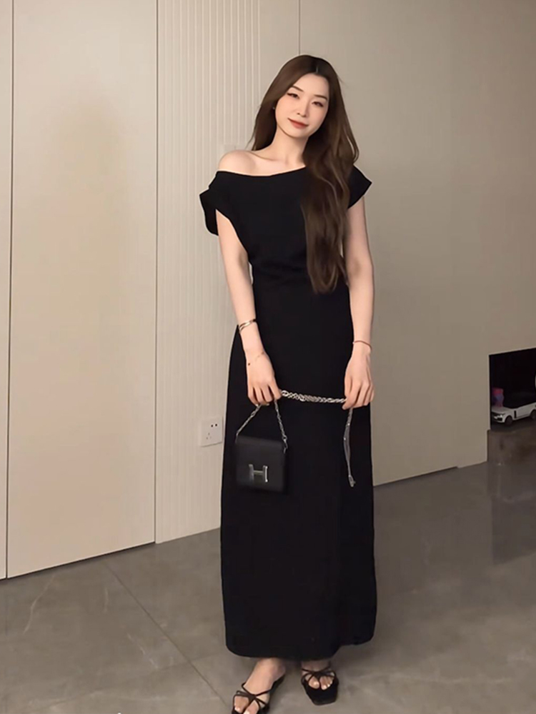 Elegant Off-Shoulder Long Black Dress for Women - Plus Size Summer Style, Flattering for Curvy Figures, Cinched Waist Design Elegant Off-Shoulder Long Black Dress for Women - Plus Size Summer Style, Flattering for Curvy Figures, Cinched Waist Design