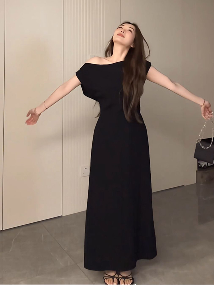 Elegant Off-Shoulder Long Black Dress for Women - Plus Size Summer Style, Flattering for Curvy Figures, Cinched Waist Design Elegant Off-Shoulder Long Black Dress for Women - Plus Size Summer Style, Flattering for Curvy Figures, Cinched Waist Design