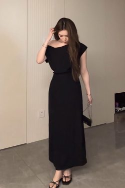 Elegant Off-Shoulder Long Black Dress for Women - Plus Size Summer Style, Flattering for Curvy Figures, Cinched Waist Design