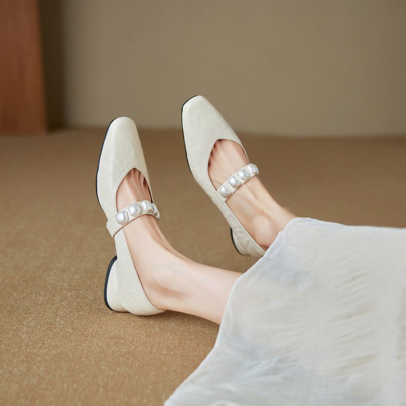 Elegant Pearl One-Strap Mary Jane Shoes for Women - Versatile Shallow Mouth Flats, Chic Italian Style Elegant Pearl One-Strap Mary Jane Shoes for Women - Versatile Shallow Mouth Flats, Chic Italian Style