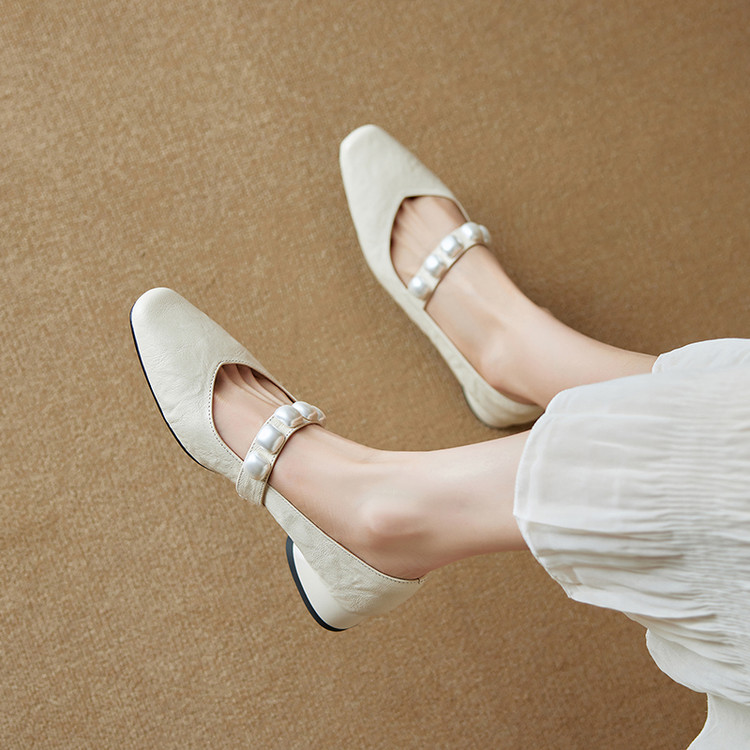 Elegant Pearl One-Strap Mary Jane Shoes for Women - Versatile Shallow Mouth Flats, Chic Italian Style Elegant Pearl One-Strap Mary Jane Shoes for Women - Versatile Shallow Mouth Flats, Chic Italian Style