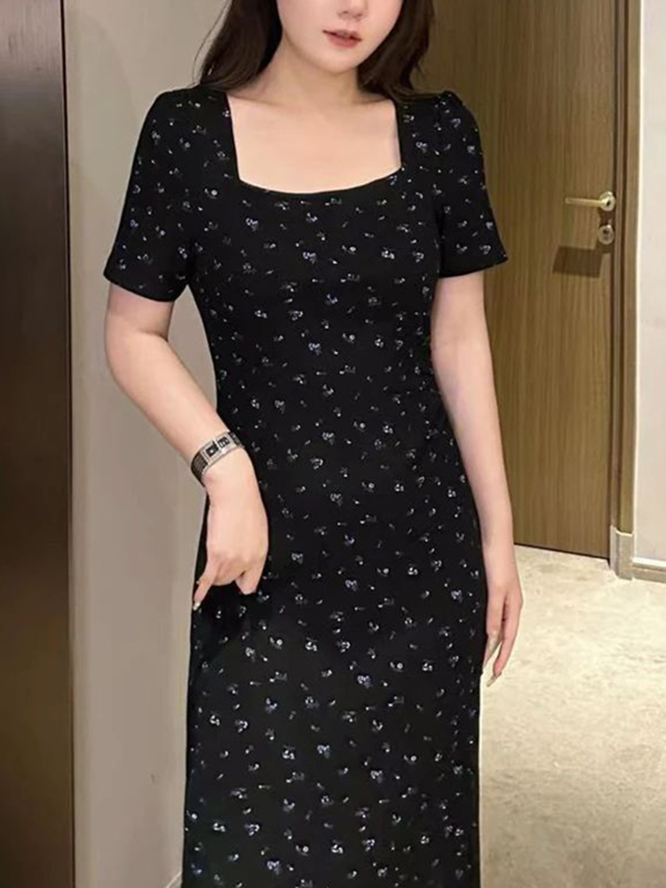 Elegant Plus Size Floral Maxi Dress - French Style, Waist-Cinching Design, Flattering Short Sleeves for Summer Curvy Fashion Elegant Plus Size Floral Maxi Dress - French Style, Waist-Cinching Design, Flattering Short Sleeves for Summer Curvy Fashion