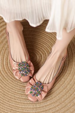 Elegant Rhinestone Bow Square-Toed Leather Shoes for Women - Fashionable Versatile Italian Style