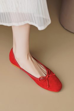 Elegant Sheepskin Bow Flat Shoes for Women - Timeless Shallow Mouth Design, Perfect for Everyday Wear, Chic and Comfortable Footwear
