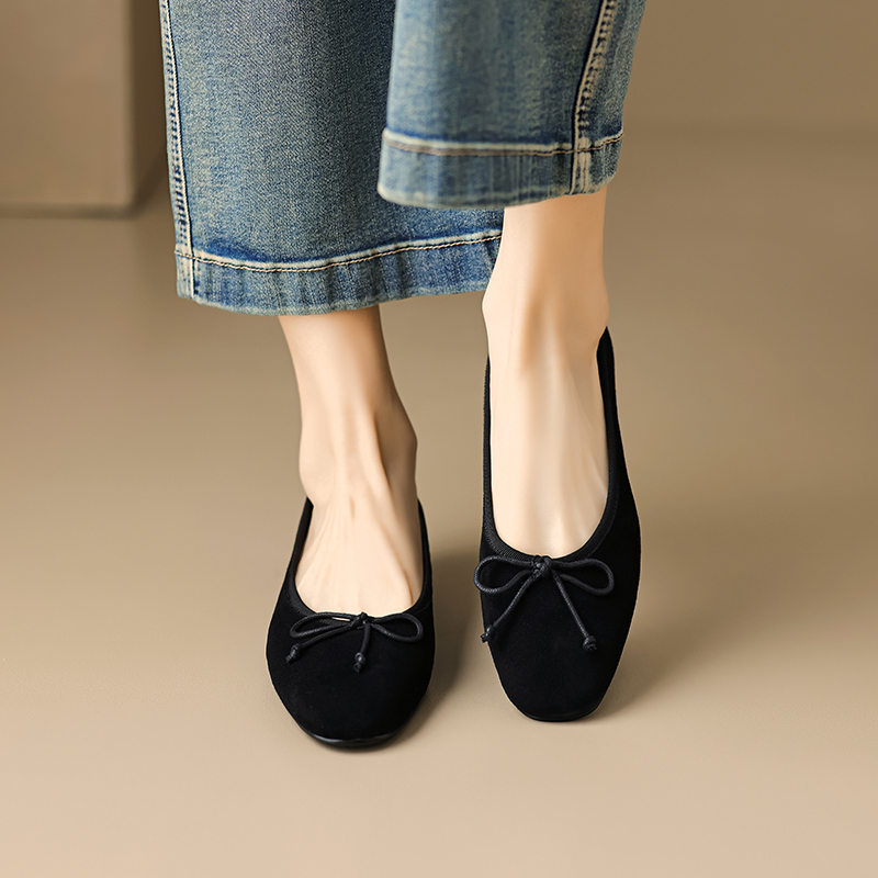 Elegant Sheepskin Bow Flat Shoes for Women - Timeless Shallow Mouth Design, Perfect for Everyday Wear, Chic and Comfortable Footwear Elegant Sheepskin Bow Flat Shoes for Women - Timeless Shallow Mouth Design, Perfect for Everyday Wear, Chic and Comfortable Footwear