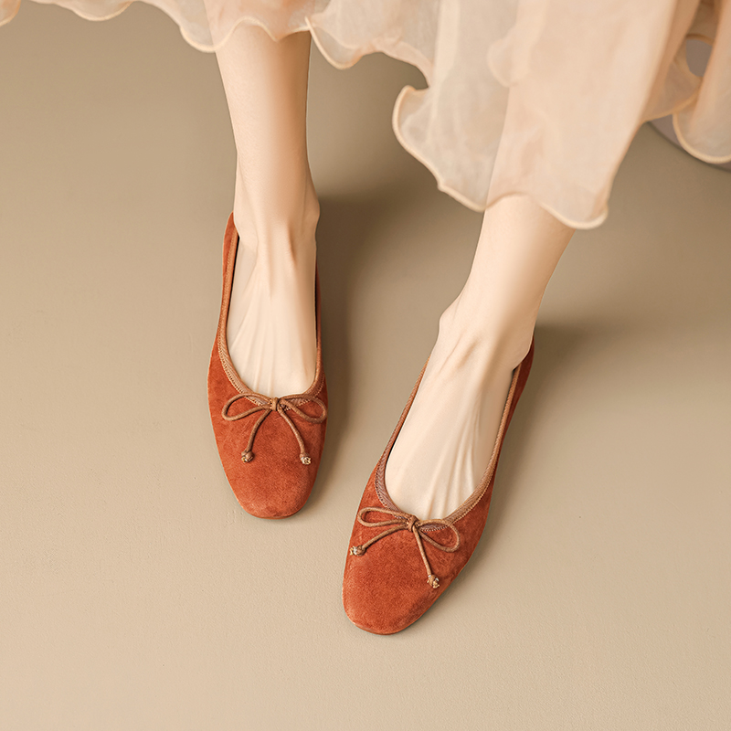 Elegant Sheepskin Bow Flat Shoes for Women - Timeless Shallow Mouth Design, Perfect for Everyday Wear, Chic and Comfortable Footwear Elegant Sheepskin Bow Flat Shoes for Women - Timeless Shallow Mouth Design, Perfect for Everyday Wear, Chic and Comfortable Footwear