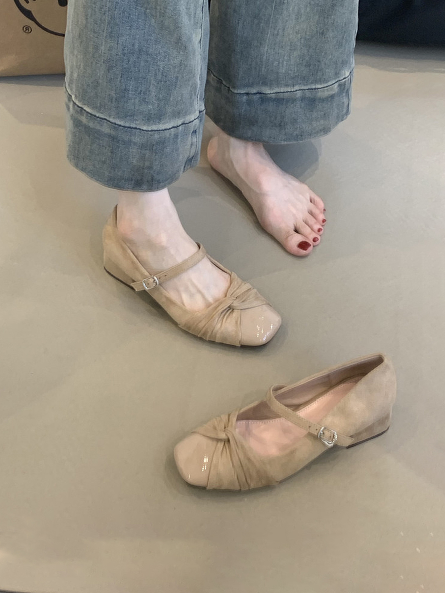 Elegant Sheepskin Square Toe Mary Jane Shoes for Women - French Style High-Heeled Chunky Heel Flats in Gentle Fairy Aesthetic Elegant Sheepskin Square Toe Mary Jane Shoes for Women - French Style High-Heeled Chunky Heel Flats in Gentle Fairy Aesthetic