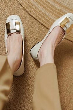 Elegant Vintage Metal Buckle Flat Square-Toe Women's Leather Shoes - Soft Sole, French Style Footwear for Effortless Chic