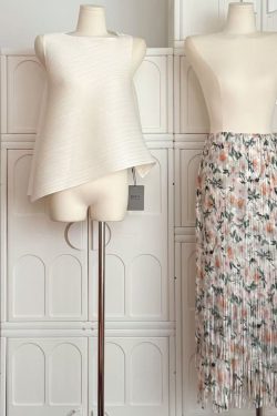 Elegant White Sleeveless Top with Pleated Tassel Skirt - Spring Summer Women's Fashion, Miyake Style, Chic and Trendy Look