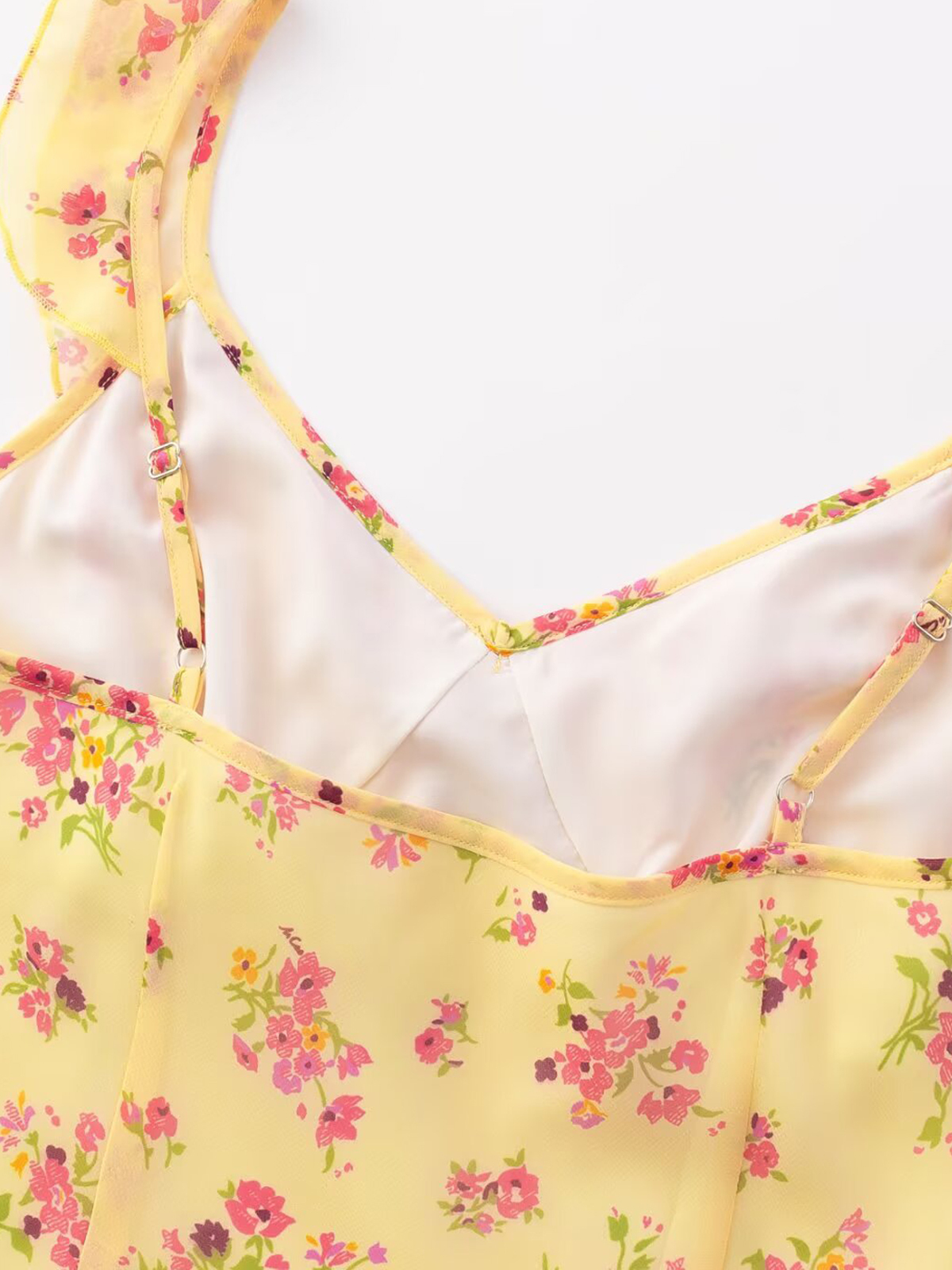 Elegant Yellow Floral Slip Dress for Women - 2025 Summer Style, Long Design for Chic 90s Vintage Vibes Elegant Yellow Floral Slip Dress for Women - 2025 Summer Style, Long Design for Chic 90s Vintage Vibes