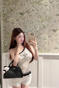 Embellished Sequin Sleeveless Fitted Top with Diagonal Shoulder and Bow - Trendy Party Wear for Y2K and 90s Style