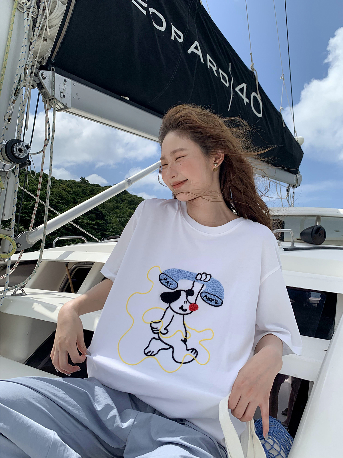 Embroidered Cartoon T-Shirt for Women, Short Sleeve Loose Slim Fit Top, 2025 Style, Cute Casual Wear for Petite Sizes Embroidered Cartoon T-Shirt for Women, Short Sleeve Loose Slim Fit Top, 2025 Style, Cute Casual Wear for Petite Sizes