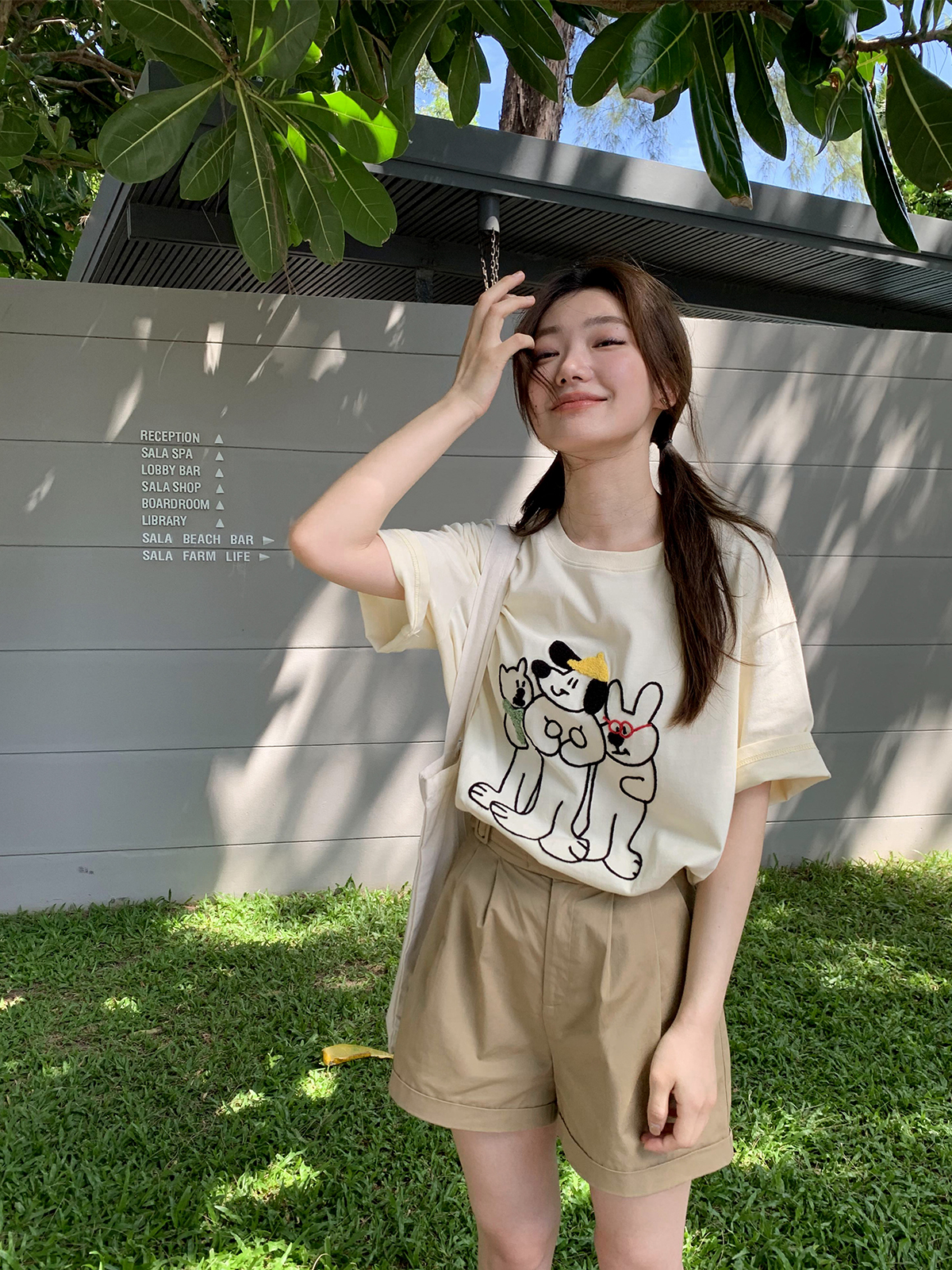 Embroidered Cartoon T-Shirt for Women, Short Sleeve Loose Slim Fit Top, 2025 Style, Cute Casual Wear for Petite Sizes Embroidered Cartoon T-Shirt for Women, Short Sleeve Loose Slim Fit Top, 2025 Style, Cute Casual Wear for Petite Sizes